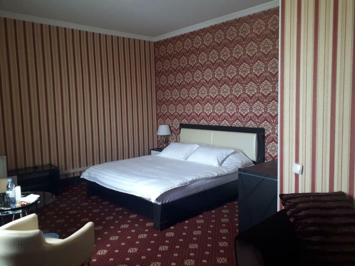 Seoul Hotel Schymkent Exterior foto