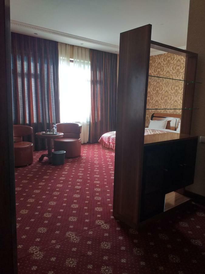 Seoul Hotel Schymkent Exterior foto